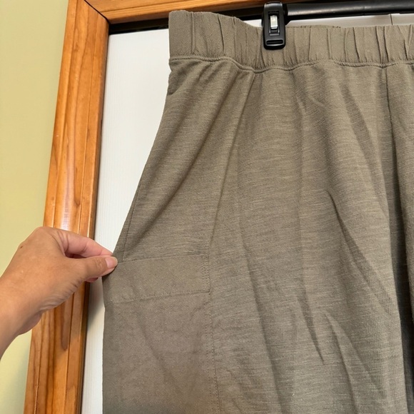 Soft Surroundings Lanai Lounge Pants Joggers Bay Leaf Green Patch Cargo Pockets - Picture 3 of 10